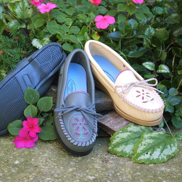 Women's 6-Petal Flower Toe Deertan Shoes #236 Made in USA
